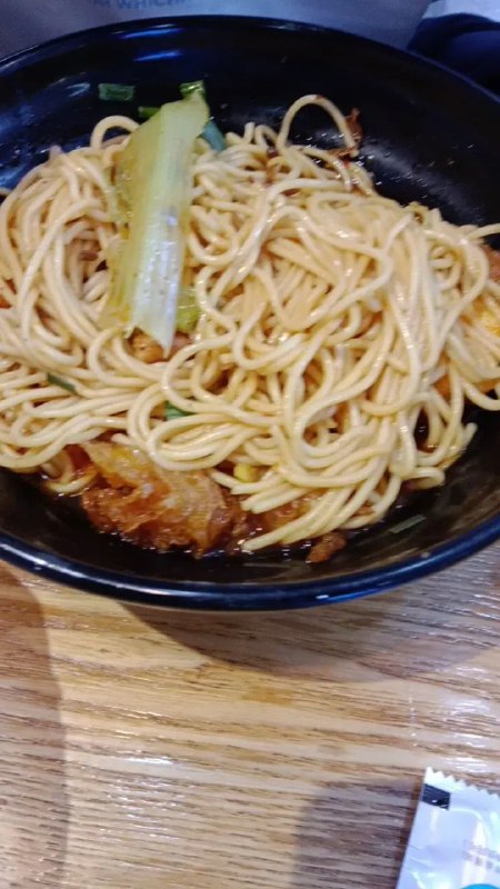 是不是我们北方人吃不惯南方的饭菜？昨晚上吃饭差点挨揍，我进了一家店吃饭，要的是担担面，不知咋回事闻着有股臭味，就像是谁家的孩子拉臭臭了没收拾干净，正好旁边的客人是带小孩子的，我就老瞅着那个人，还说很臭，后来才知道是螺丝粉的味道，得亏我们勾通有障碍，不然准得挨打😂😂是不是我们北方人吃不惯南方的饭菜？昨晚上吃饭差点挨揍，我进了一家店吃饭，要的是担担面，不知咋回事闻着有股臭味，就像是谁家的孩子拉臭臭了没收拾干净，正好旁边的客人是带小孩子的，我就老瞅着那个人，还说很臭，后来才知道是螺丝粉的味道，得亏我们勾通有障碍，不然准得挨打😂😂