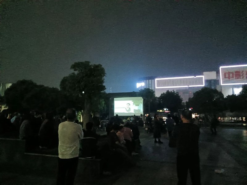 最近怎么回事，怎么就睡不着，还有几个月就过年了，挣的钱刚好够用，还还房贷，自己开支，家里开支一下，存不到钱，哎，这日子该怎么过？头大呀，这么多年，我兢兢业业为了小孩有个完整的家，付出太多了，对自己舍不得吃好吃，穿好的，用好的，工作的同事们，都笑话我，这么省干嘛，人生不过三万天，不想开一点，会很累的.最近怎么回事，怎么就睡不着，还有几个月就过年了，挣的钱刚好够用，还还房贷，自己开支，家里开支一下，存不到钱，哎，这日子该怎么过？头大呀，这么多年，我兢兢业业为了小孩有个完整的家，付出太多了，对自己舍不得吃好吃，穿好的，用好的，工作的同事们，都笑话我，这么省干嘛，人生不过三万天，不想开一点，会很累的.